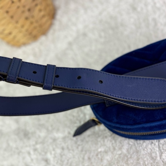 Gucci GG Marmont Matelasse Velvet Belt Bag - Picture 8 of 11